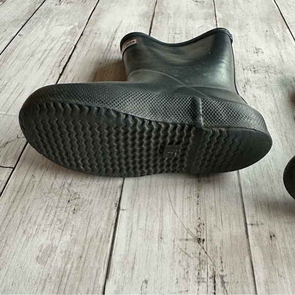 PREOWNED KIDS GIRLS BLACK HUNTER RAIN BOOTS SIZE 8 - Picture 12 of 12